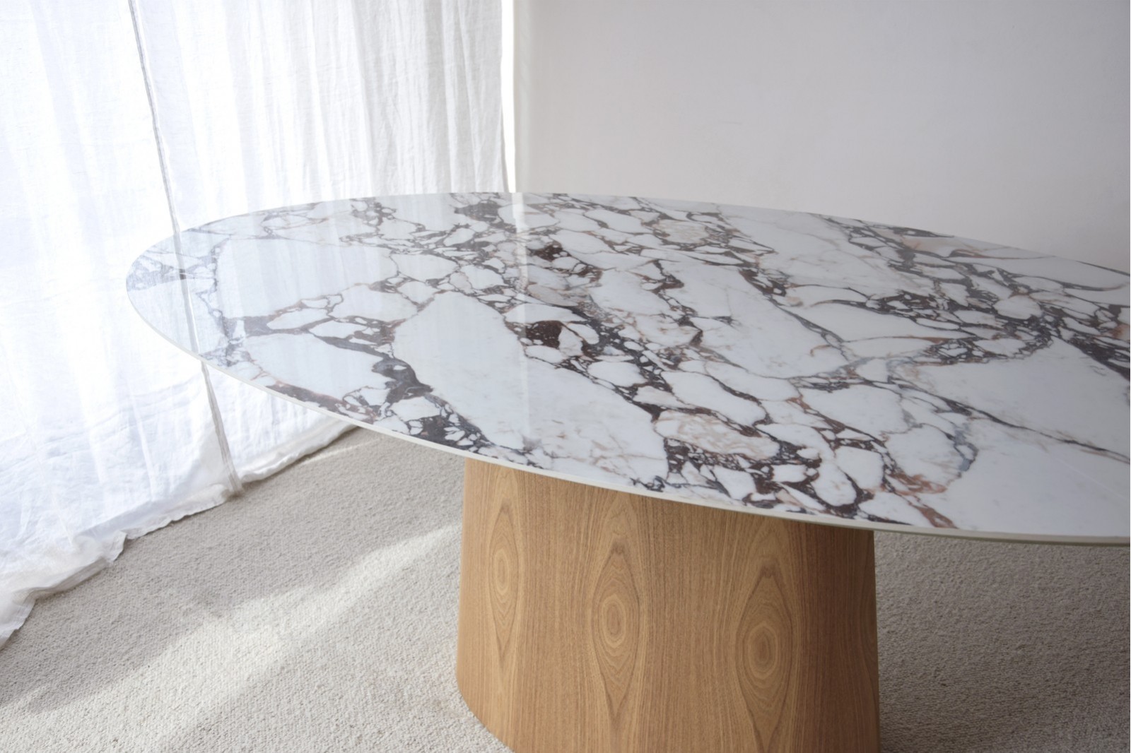 MESA DE COMEDOR OVALADA - Imagen 2